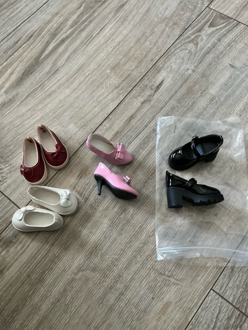 NEW Lot of 4 Pairs of 1/4 BJD Shoes & Sneakers